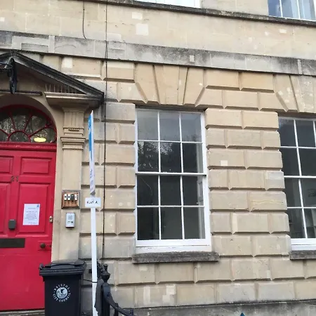 Lovely Studio Flat Berkeley Square Centre *