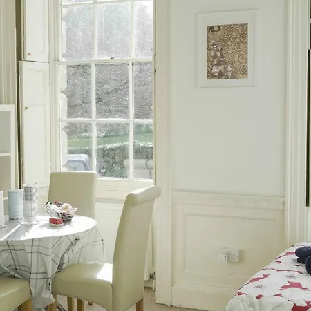 公寓 Lovely Studio Flat Berkeley Square Centre *