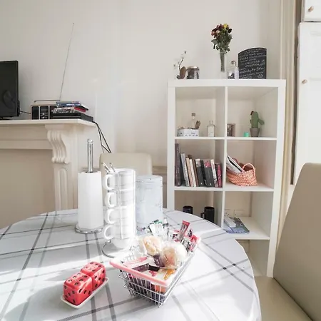 Lovely Studio Flat Berkeley Square Centre Apartman